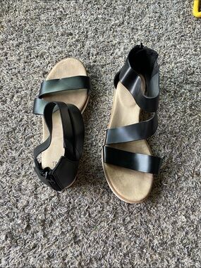 Women’s Black Strappy Back-Zip Sandals